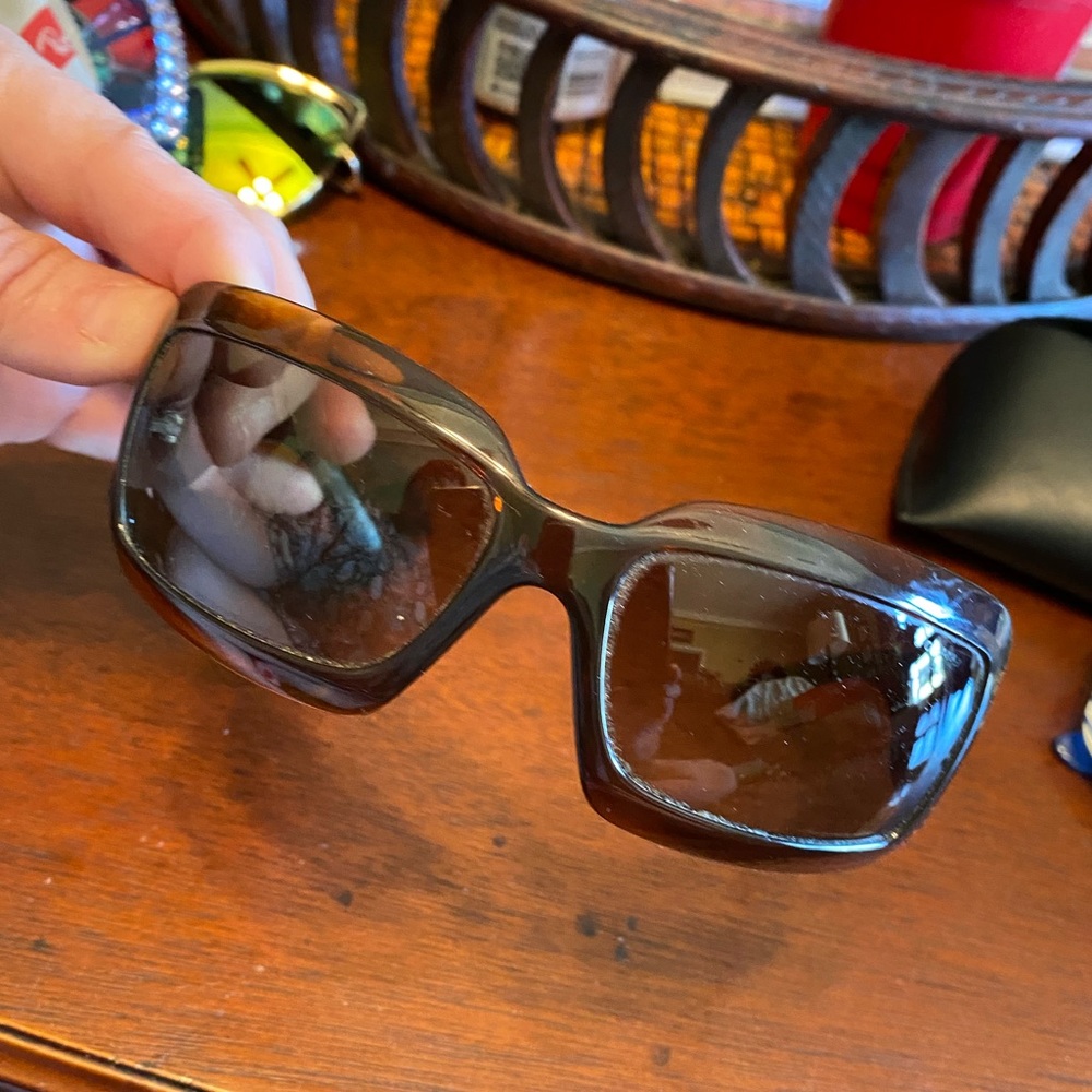 Chanel old school brown sunglasses w/hard case